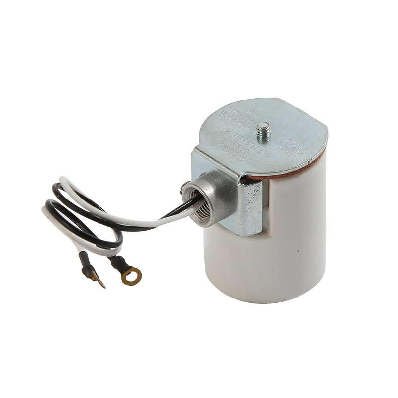 E26 porcelain lampholder with metal cap and wire leads