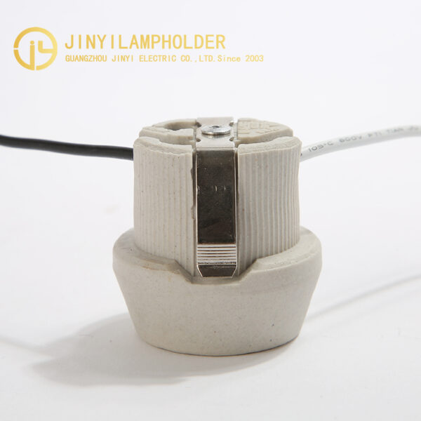 Front view of JY-2606 E26 porcelain lampholder