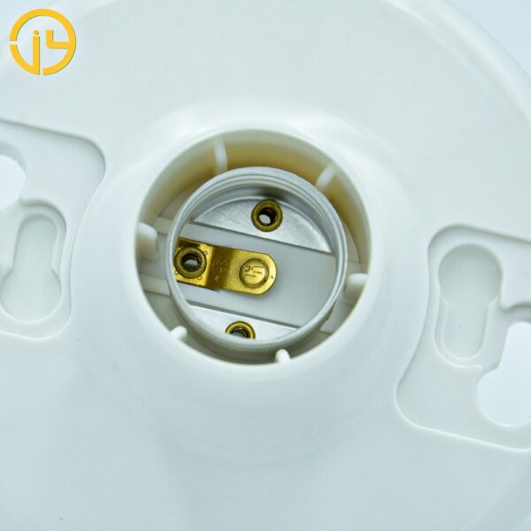 Keyhole mounting slots on E26 lampholder