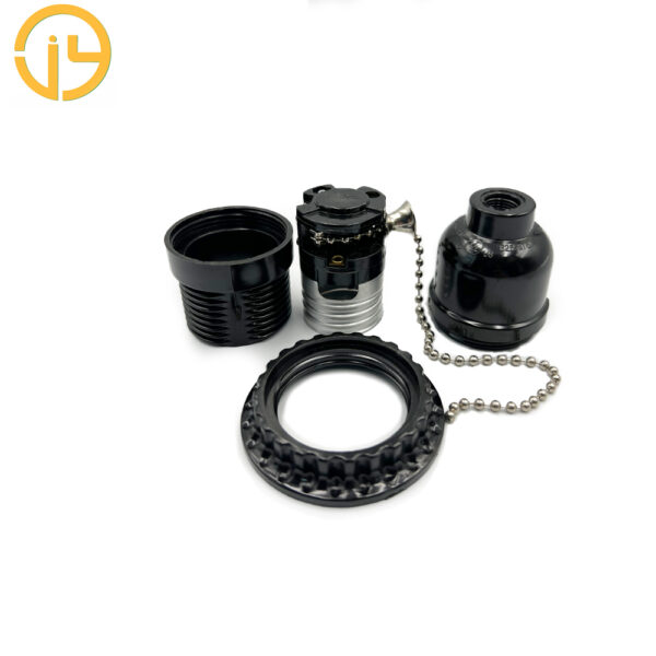 Black E26 pull chain lampholder for table and floor lamps