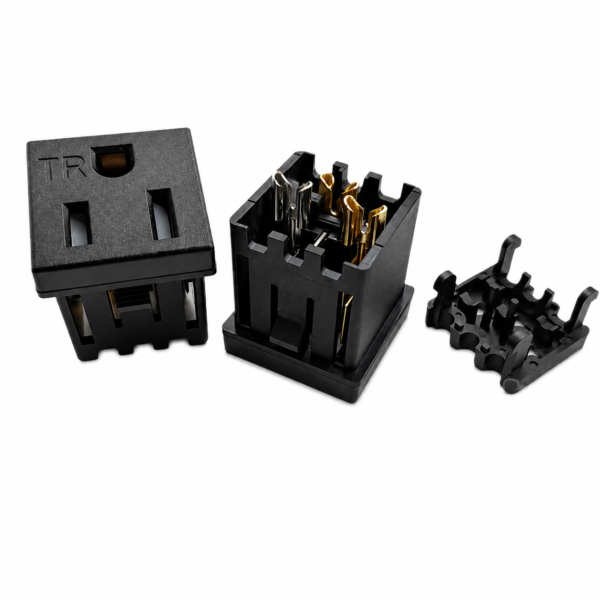 I-101A NEMA 5-15R Receptacle Nylon PA66 15A; 125V; 15a; 125v side view
